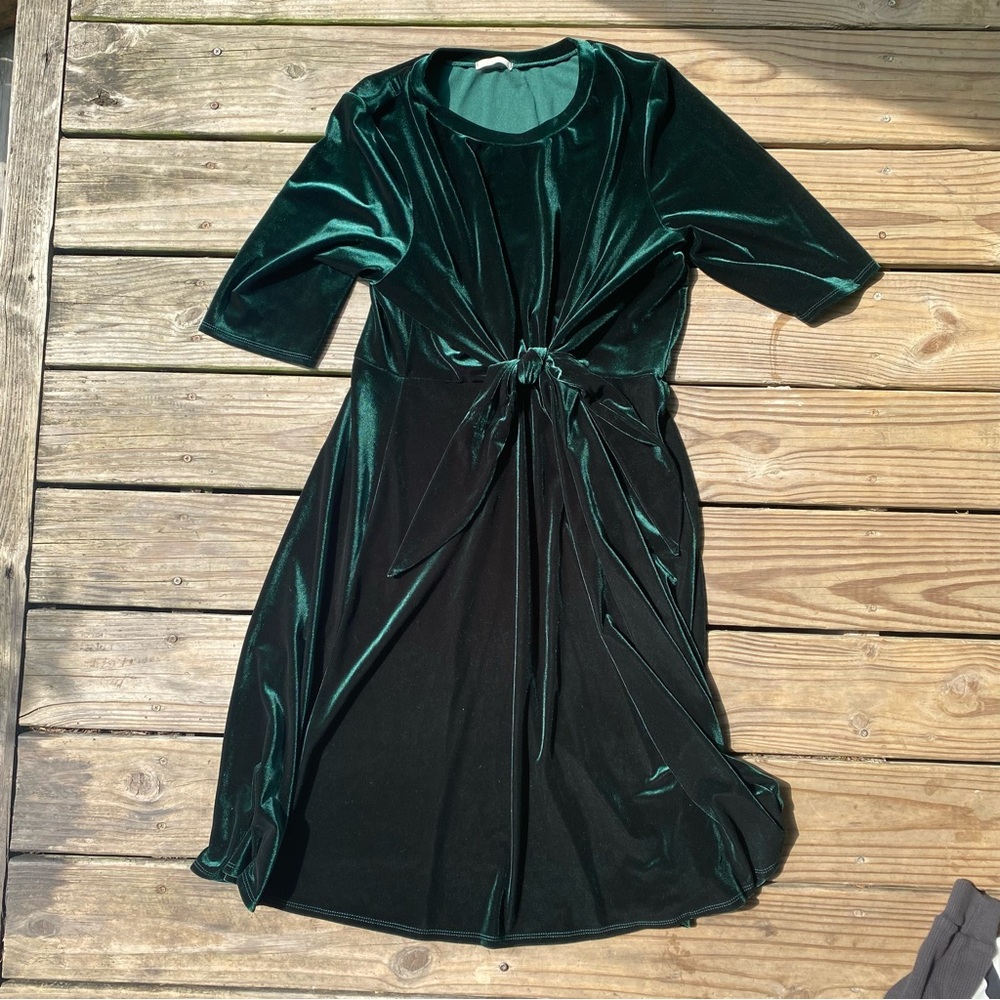 Elegant Green Velvet Maxi Dress